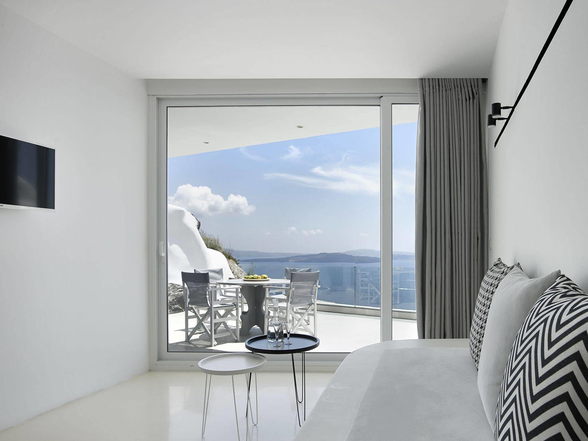 Mythique Villas & Suites Oía Dış mekan fotoğraf